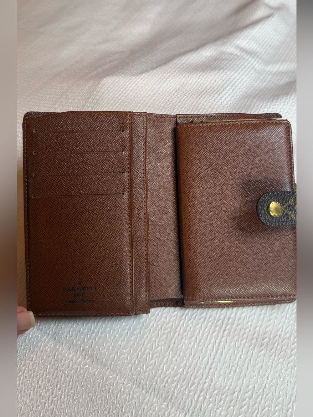 Louis Vuitton Monogram Kiss-lock Bifold Wallet - Picture 11 of 15